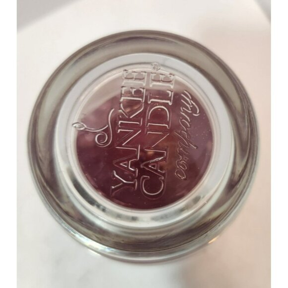 Yankee Candle Sparkling Cinnamon Glass Jar 22 OZ Candle - Picture 3 of 13